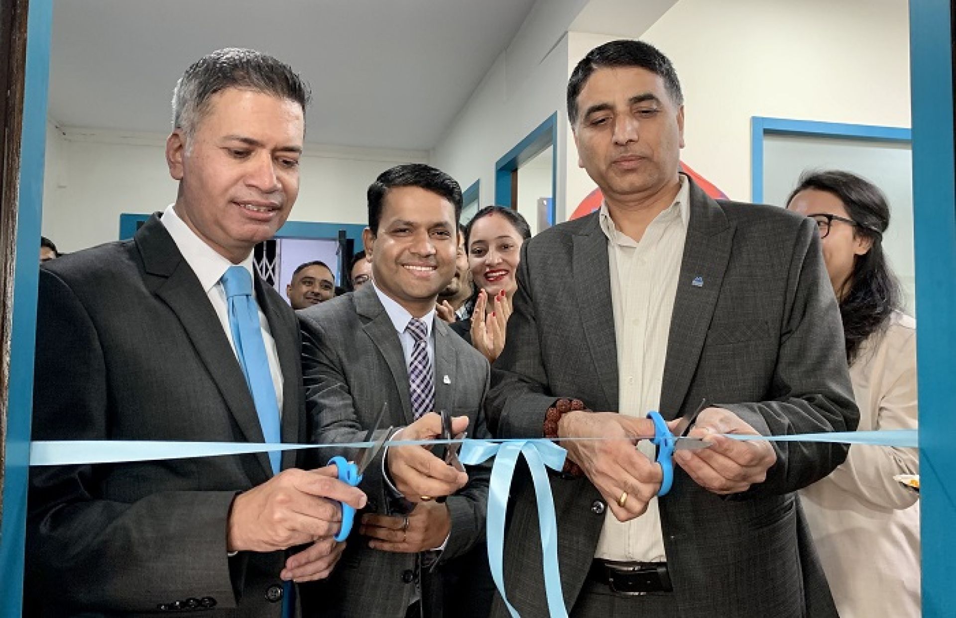 एनएमबि बैंकको पुतलीसडक शाखामा इपेमेन्ट हबको उद्घाटन